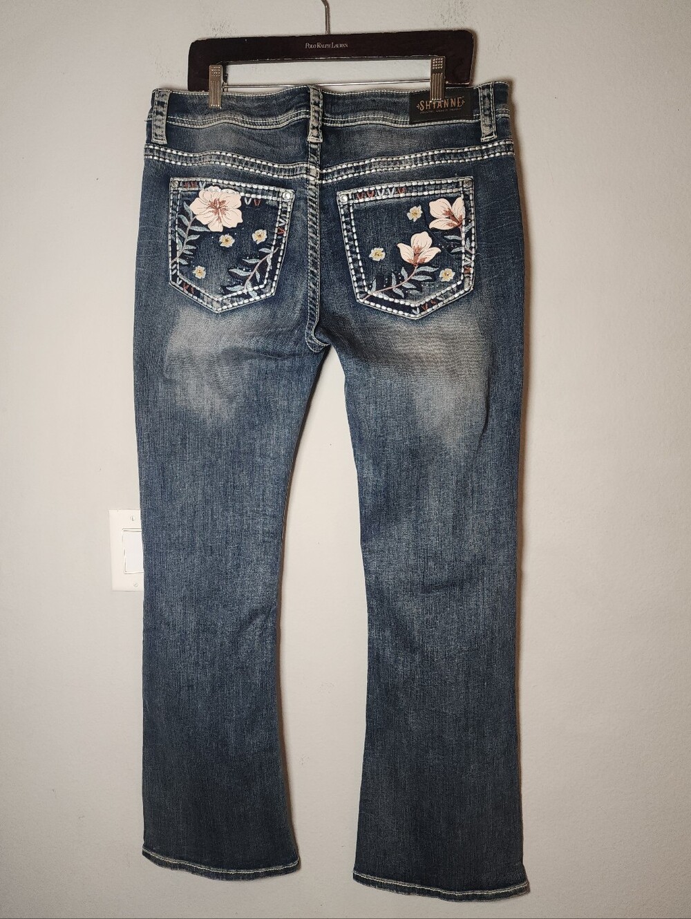 Shyanne Bootcut Jeans Floral Embroidered Pockets Women's Size 33 Short 33P 16P